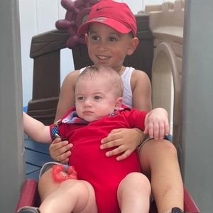 Meet your Posher, Gregory